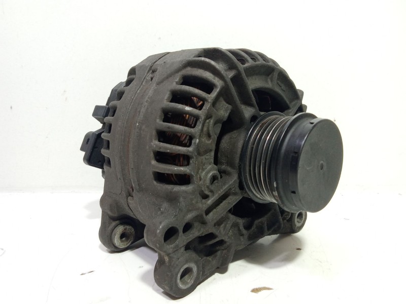 Recambio de alternador para volkswagen passat b5.5 (3b3) 1.9 tdi referencia OEM IAM 0124515083  