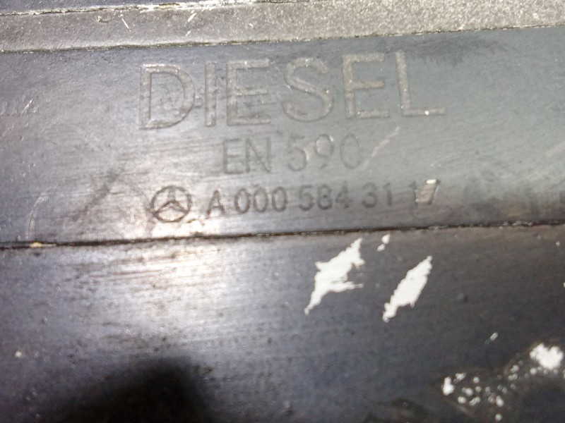 Recambio de tapa exterior combustible para mercedes-benz clase e (w211) e 220 cdi (211.006) referencia OEM IAM A0005853117  