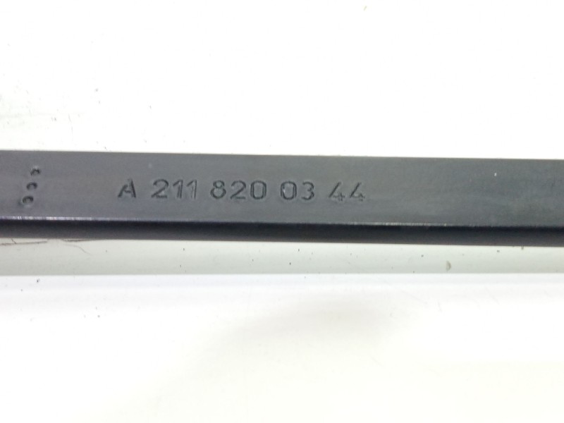 Recambio de brazo limpia delantero izquierdo para mercedes-benz clase e (w211) e 220 cdi (211.006) referencia OEM IAM A211820034