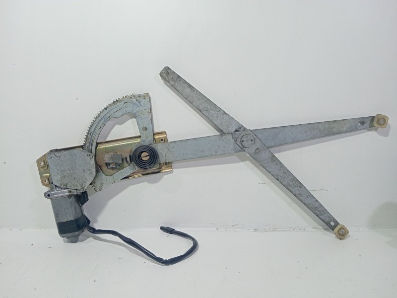 Recambio de elevalunas delantero derecho para land rover discovery (lt) td5 referencia OEM IAM 0130821084  