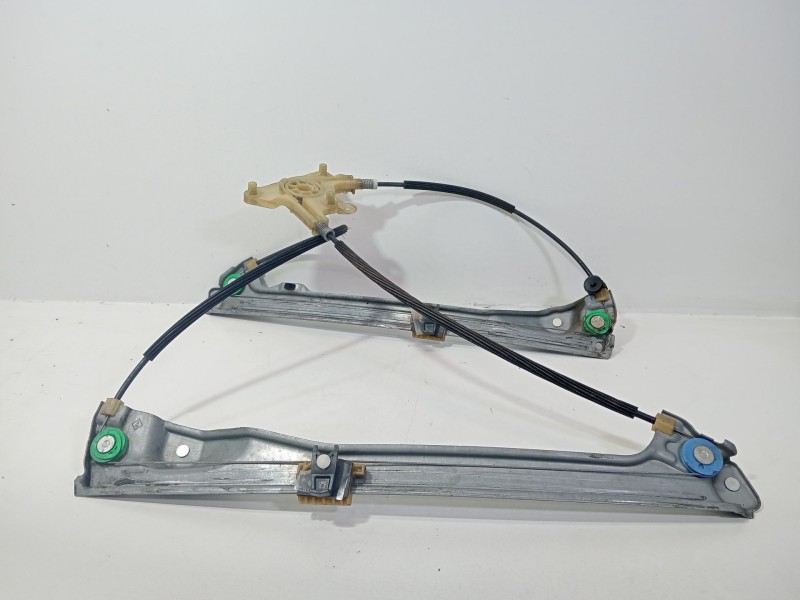 Recambio de elevalunas delantero izquierdo para renault laguna grandtour iii 2009 referencia OEM IAM 807010002R  