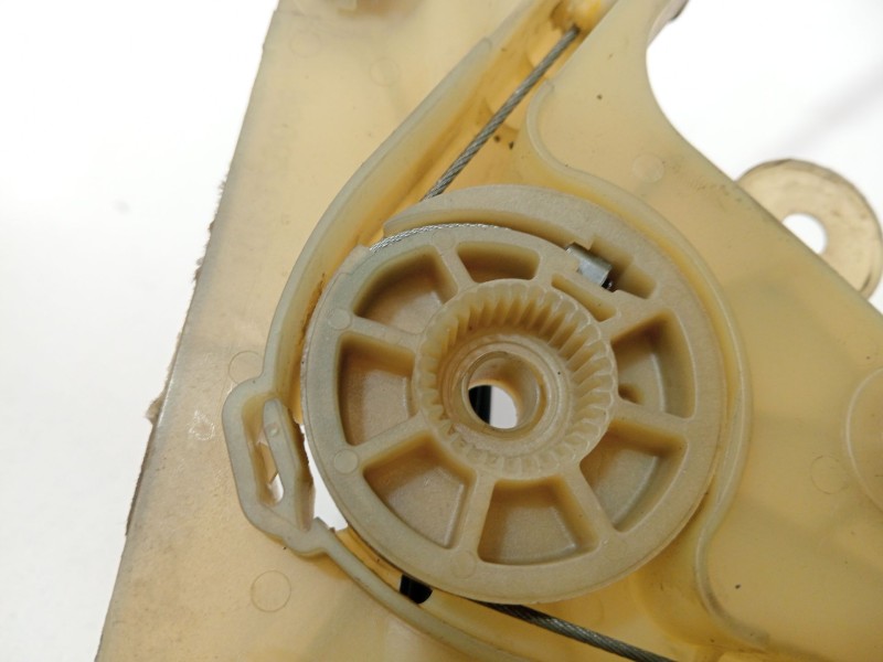 Recambio de elevalunas delantero izquierdo para renault laguna grandtour iii 2009 referencia OEM IAM 807010002R  