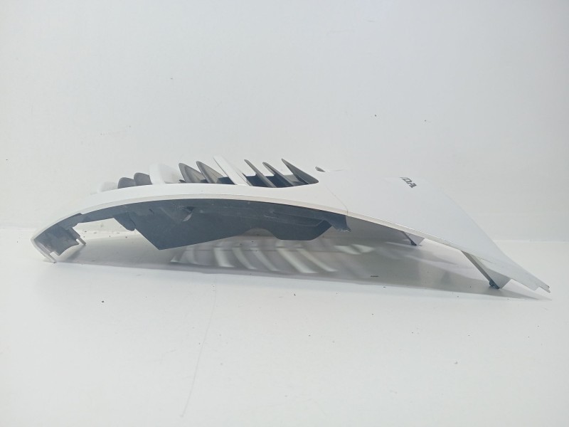 Recambio de moldura para honda ps ps 125i (jf17) referencia OEM IAM 64301KTZD000  