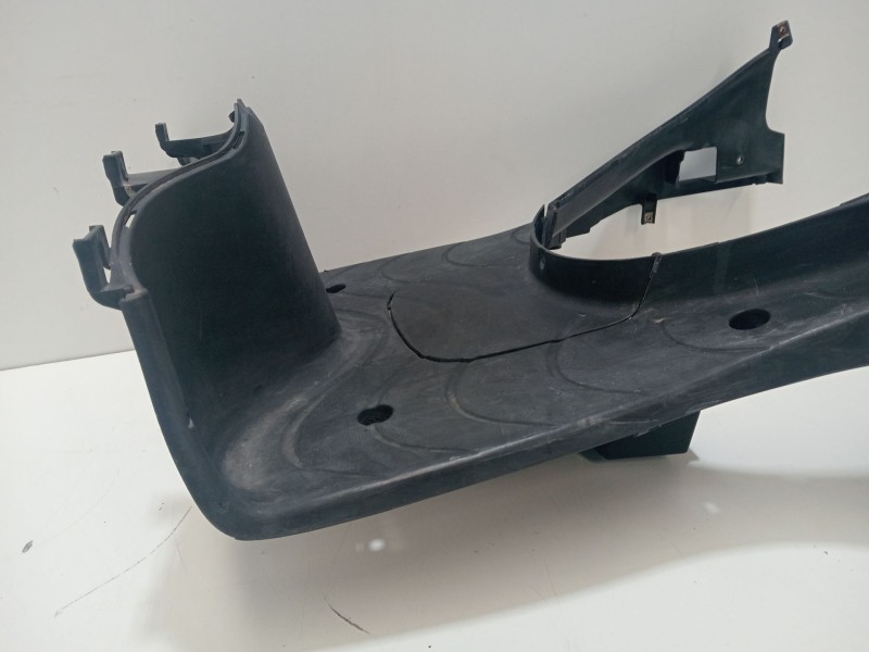 Recambio de moldura para honda ps ps 125i (jf17) referencia OEM IAM 64310KTZAD000  