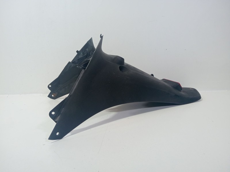 Recambio de moldura para honda ps ps 125i (jf17) referencia OEM IAM 80100KTZD000  