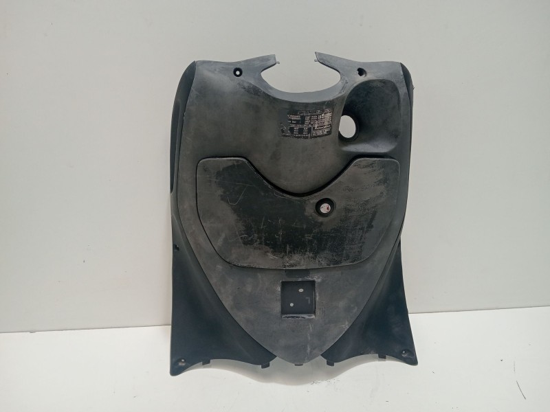 Recambio de moldura para honda ps ps 125i (jf17) referencia OEM IAM 81131KTZD000  