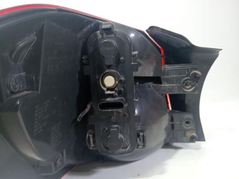 Recambio de piloto trasero derecho para bmw 2 active tourer (f45) 218 d referencia OEM IAM 731106014  
