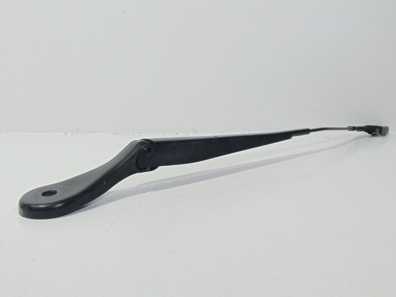 Recambio de brazo limpia delantero izquierdo para bmw 2 active tourer (f45) 218 d referencia OEM IAM 733596308  