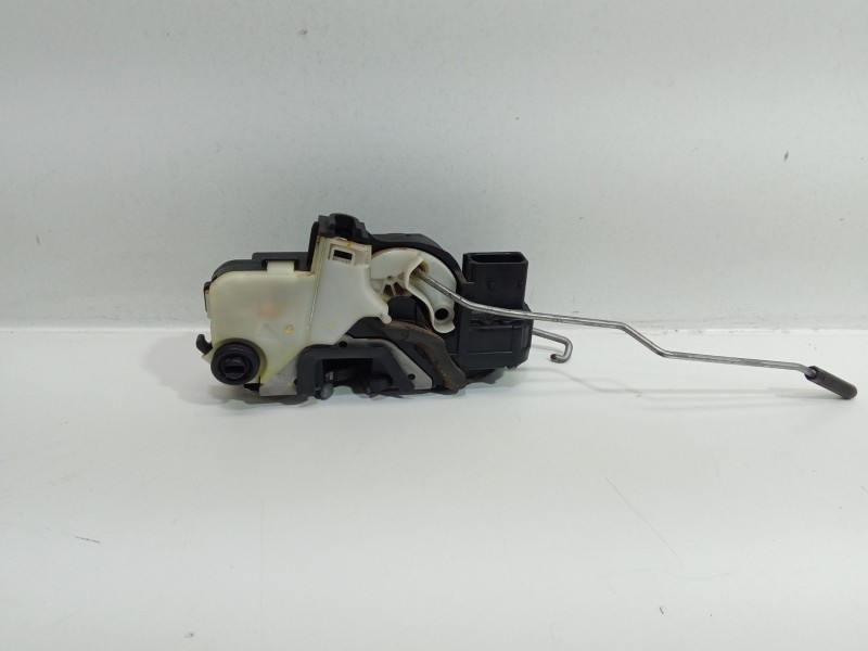 Recambio de cerradura puerta trasera derecha para opel astra h (a04) 1.7 cdti (l48) referencia OEM IAM 3023880RH2  