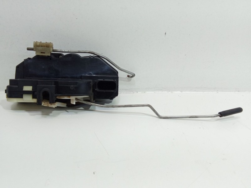 Recambio de cerradura puerta trasera derecha para opel astra h (a04) 1.7 cdti (l48) referencia OEM IAM 3023880RH2  