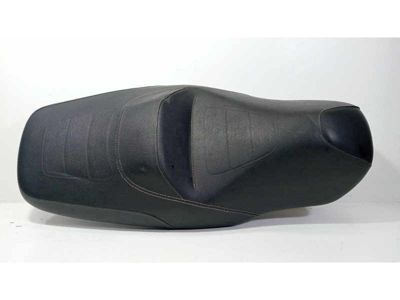 Recambio de asiento delantero izquierdo para piaggio x7 x7 125 (m62) referencia OEM IAM X7 X7 125 (M62) 2008 - 2012 124.0  