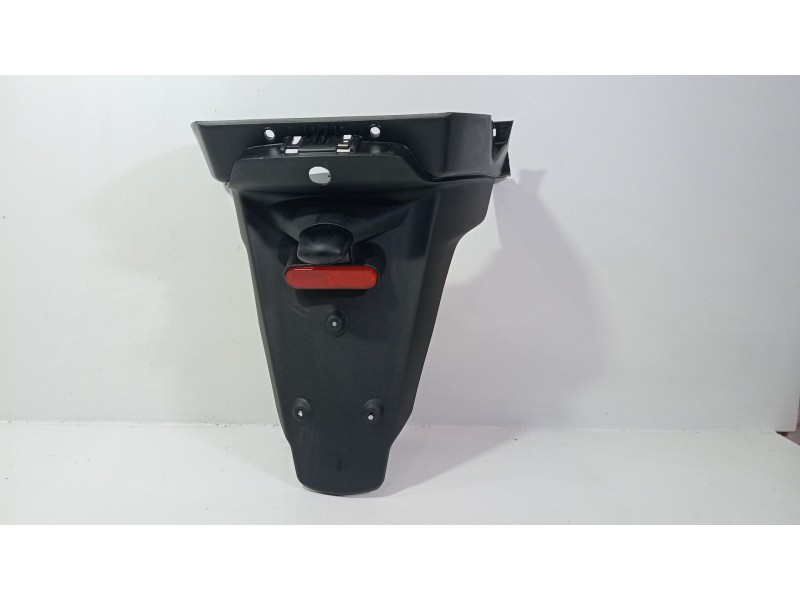 Recambio de portamatriculas para piaggio x7 x7 125 (m62) referencia OEM IAM 653825  
