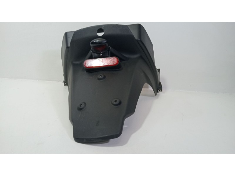 Recambio de portamatriculas para piaggio x7 x7 125 (m62) referencia OEM IAM 653825  