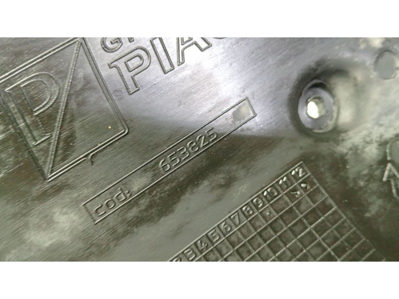 Recambio de portamatriculas para piaggio x7 x7 125 (m62) referencia OEM IAM 653825  