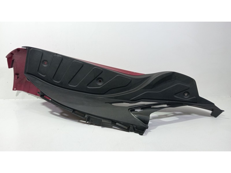 Recambio de moldura para piaggio x7 x7 125 (m62) referencia OEM IAM 653824  