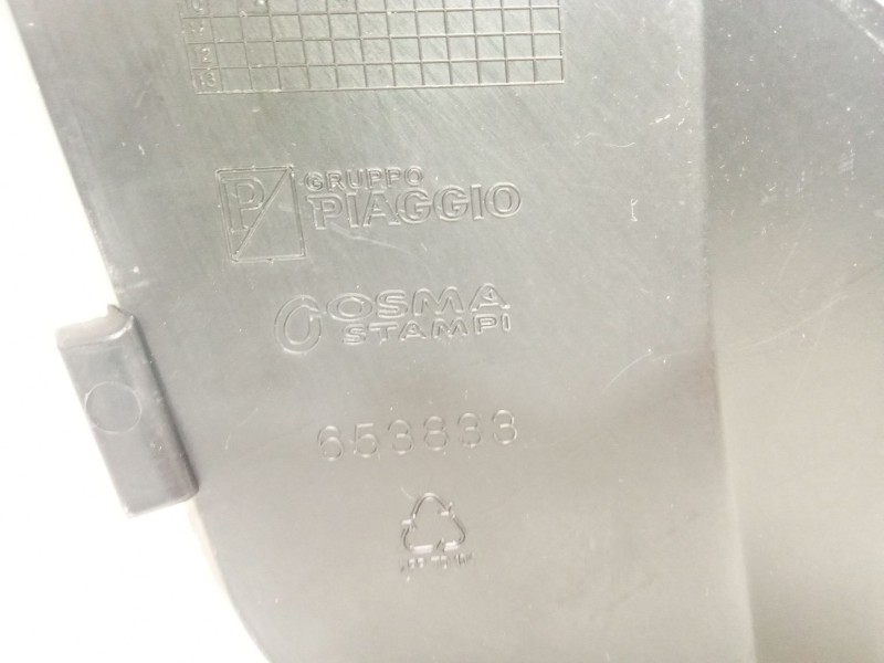 Recambio de moldura para piaggio x7 x7 125 (m62) referencia OEM IAM  653833 