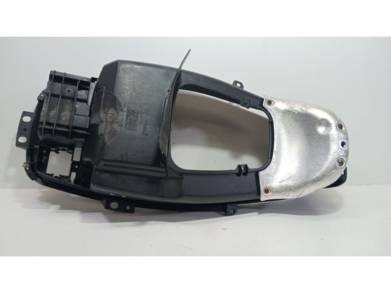 Recambio de moldura para piaggio x7 x7 125 (m62) referencia OEM IAM X7 X7 125 (M62) 2008 - 2012  