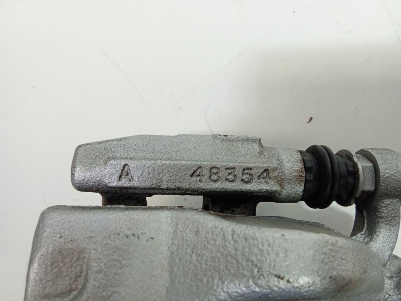 Recambio de pinza freno delantera derecha para bmw 2 active tourer (f45) 218 d referencia OEM IAM 48354  