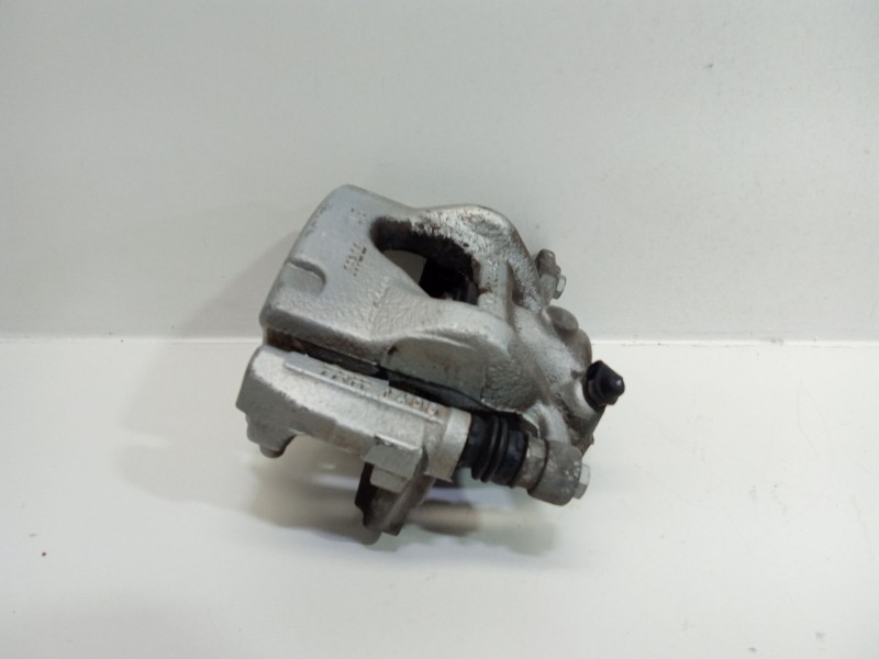 Recambio de pinza freno delantera izquierda para bmw 2 active tourer (f45) 218 d referencia OEM IAM 48354  