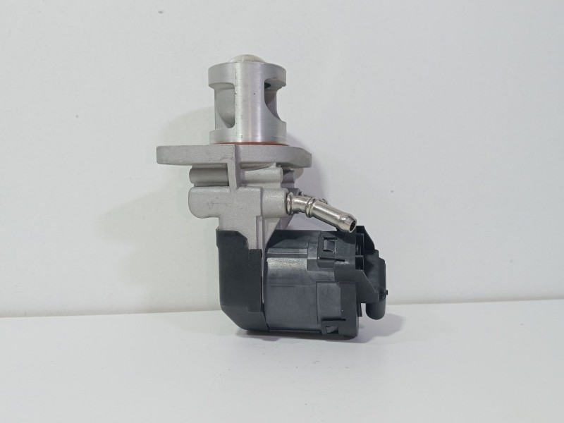 Recambio de valvula egr para bmw serie 1 berlina (e81/e87) 118d referencia OEM IAM 780544703  