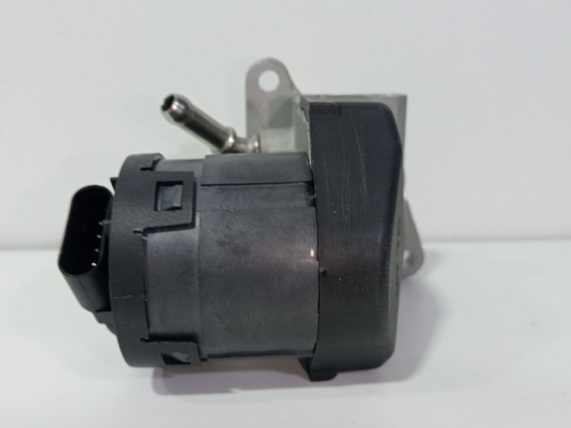 Recambio de valvula egr para bmw serie 1 berlina (e81/e87) 118d referencia OEM IAM 780544703  