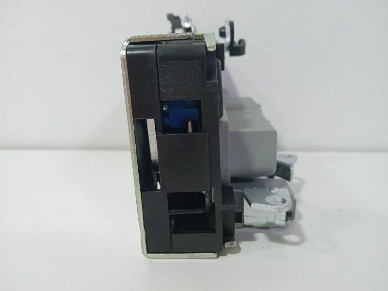 Recambio de cerradura puerta delantera derecha para citroën berlingo 2.0 hdi 600 furg. referencia OEM IAM 9136J4  