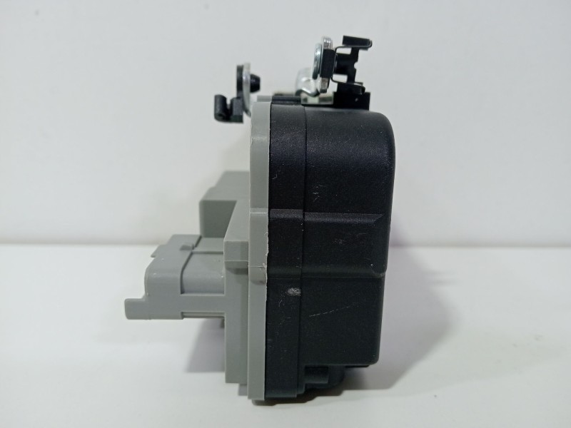 Recambio de cerradura puerta delantera derecha para citroën berlingo 2.0 hdi 600 furg. referencia OEM IAM 9136J4  