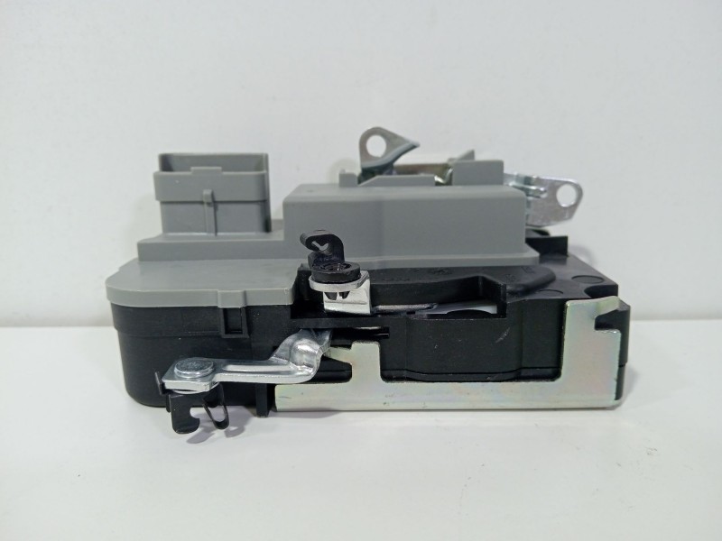 Recambio de cerradura puerta delantera derecha para citroën berlingo 2.0 hdi 600 furg. referencia OEM IAM 9136J4  