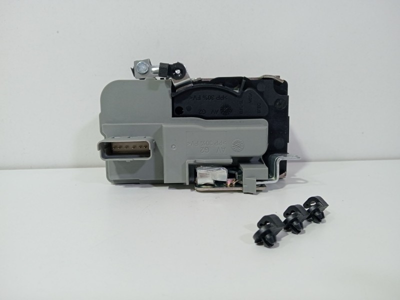 Recambio de cerradura puerta delantera izquierda para citroën berlingo 2.0 600 hdi furg. referencia OEM IAM 935P1  