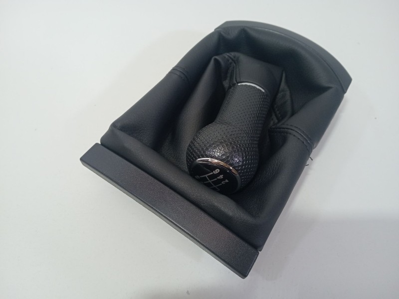 Recambio de pomo palanca cambio para seat ibiza (6l1) 1.9 tdi referencia OEM IAM Seat Ibiza 6 velocidades  
