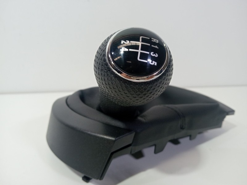 Recambio de pomo palanca cambio para seat ibiza (6l1) 1.4 16v referencia OEM IAM Seat Ibiza 5 velocidades   Recambio de pomo palanca cambio para seat ibiza (6l1) 1.4 16v referencia OEM IAM Seat Ibiza 5 velocidades