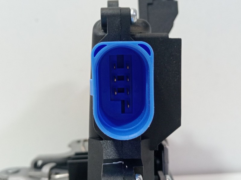 Recambio de cerradura puerta trasera izquierda para volkswagen golf v (1k1) 2.0 tdi referencia OEM IAM 7L0839016E  