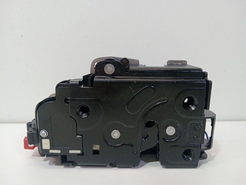 Recambio de cerradura puerta trasera izquierda para volkswagen golf v (1k1) 2.0 tdi referencia OEM IAM 7L0839016E  
