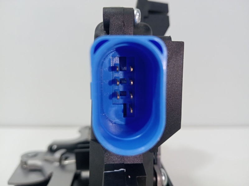 Recambio de cerradura puerta trasera izquierda para volkswagen golf v (1k1) 2.0 tdi referencia OEM IAM 7L0839016E  