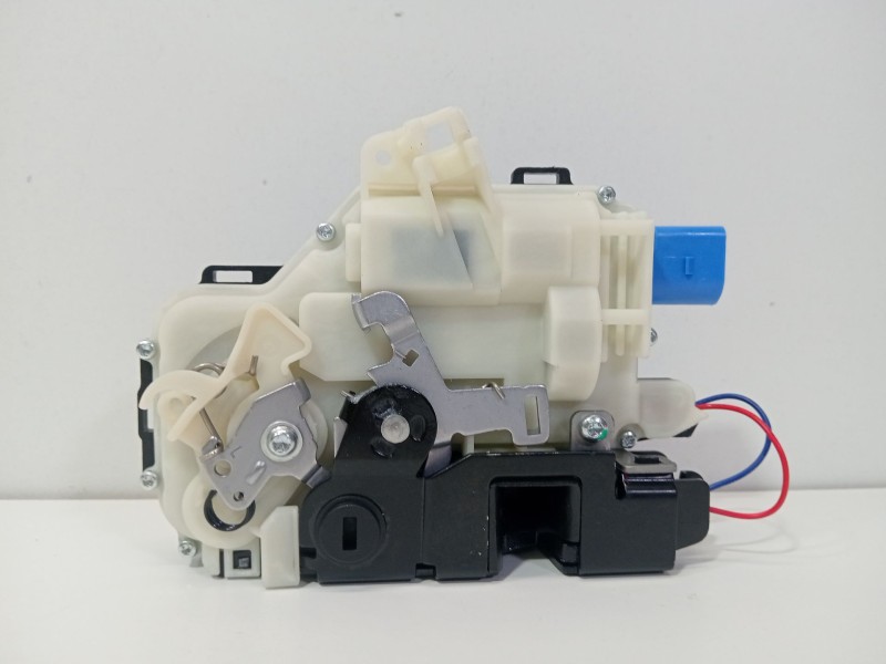 Recambio de cerradura puerta trasera izquierda para seat ibiza (6l1) 1.4 tdi cat (bnm) referencia OEM IAM 3B4839015AN  