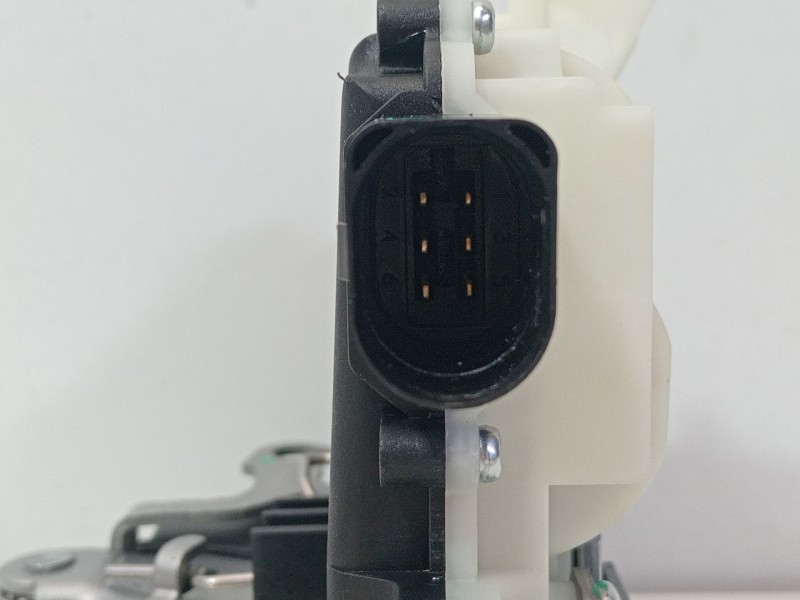Recambio de cerradura puerta trasera derecha para volkswagen golf iv (1j1) 1.9 tdi referencia OEM IAM 3B4839016M  