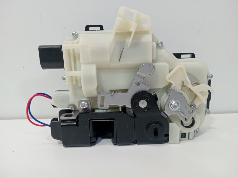 Recambio de cerradura puerta trasera derecha para volkswagen golf iv (1j1) 1.9 tdi referencia OEM IAM 3B4839016M  