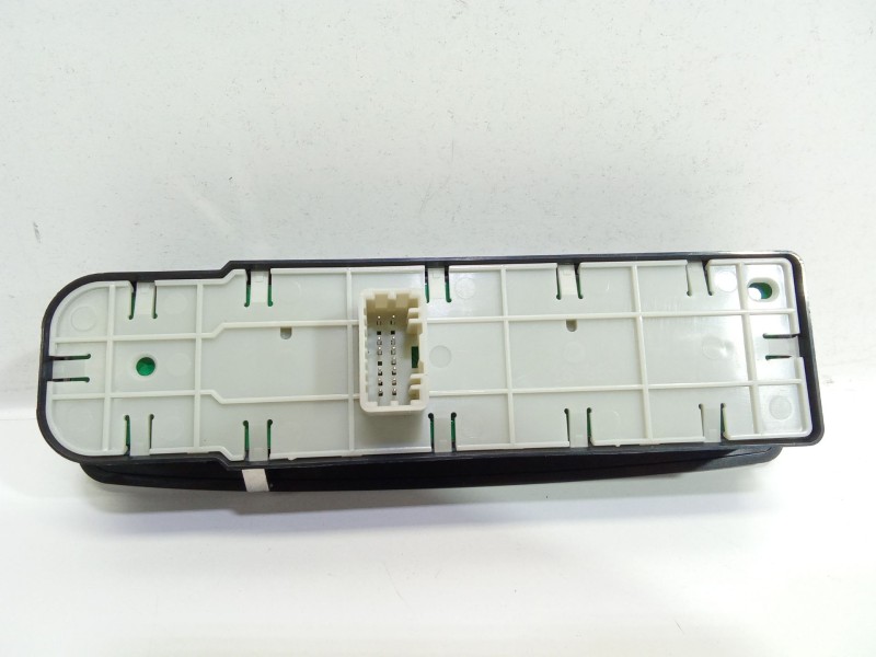 Recambio de mando elevalunas delantero izquierdo para renault megane iii berlina 5 p 1.5 dci diesel fap referencia OEM IAM 25400