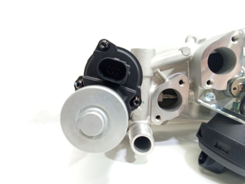 Recambio de enfriador valvula egr para audi a3 (8p) 1.6 tdi ambiente referencia OEM IAM   