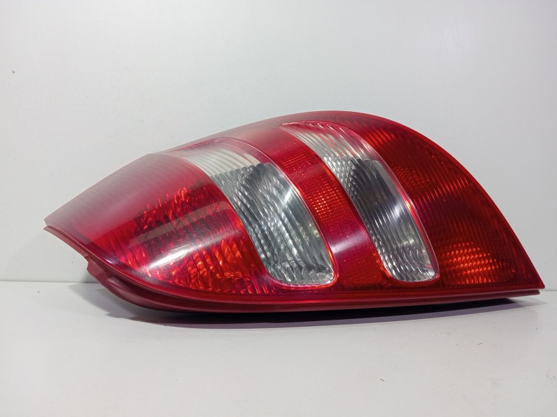 Recambio de piloto trasero derecho para mercedes-benz clase a (w169) 2.0 cdi cat referencia OEM IAM A1698200464  