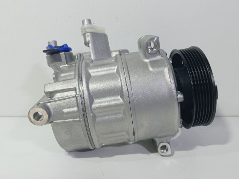 Recambio de compresor aire acondicionado para volkswagen golf vi (5k1) 1.6 tdi referencia OEM IAM 1K0820808F  