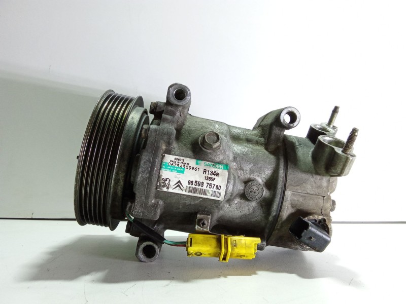 Recambio de compresor aire acondicionado para peugeot 207 1.4 hdi referencia OEM IAM 9659875780  
