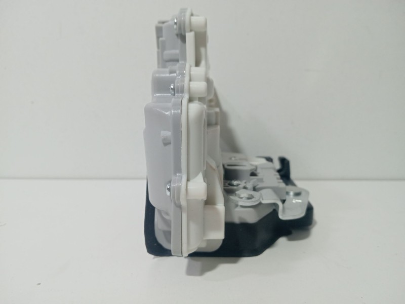 Recambio de cerradura puerta delantera derecha para seat altea (5p1) 1.9 tdi referencia OEM IAM EZC-SE-003   Recambio de cerradura puerta delantera derecha para seat altea (5p1) 1.9 tdi referencia OEM IAM EZC-SE-003