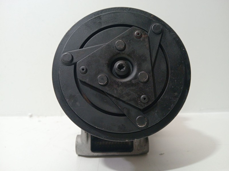 Recambio de compresor aire acondicionado para renault clio iii (br0/1, cr0/1) 2.0 16v sport referencia OEM IAM 8200688814  