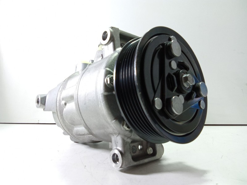 Recambio de compresor aire acondicionado para seat leon (5f1) 1.6 tdi referencia OEM IAM 3q0816803b   Recambio de compresor aire acondicionado para seat leon (5f1) 1.6 tdi referencia OEM IAM 3q0816803b