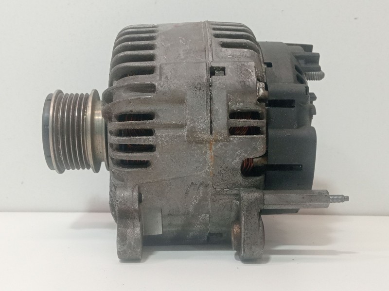 Recambio de alternador para volkswagen passat b6 (3c2) 2.0 tdi referencia OEM IAM 021903026  
