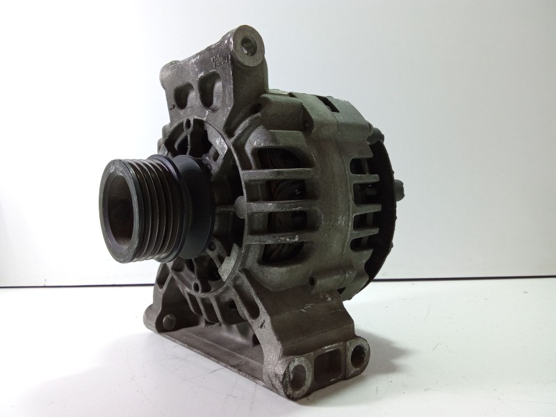 Recambio de alternador para mercedes-benz clase a (w169) a 150 (169.031) referencia OEM IAM a2661541202  