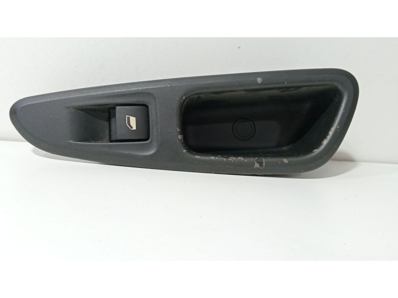 Recambio de botonera elevalunas para peugeot 308 1.6 16v referencia OEM IAM 11688  