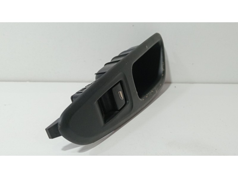 Recambio de botonera elevalunas para peugeot 308 1.6 16v referencia OEM IAM 11688  