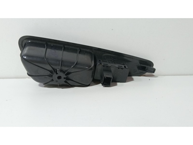 Recambio de botonera elevalunas para peugeot 308 1.6 16v referencia OEM IAM 11688  